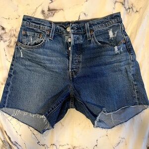Levi’s 501 mid-thigh Jean shorts